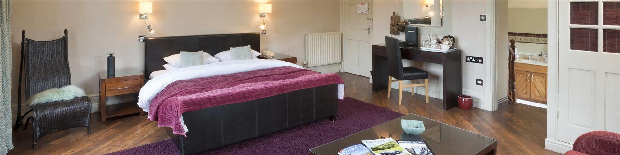 Nunsmere Hall 4*